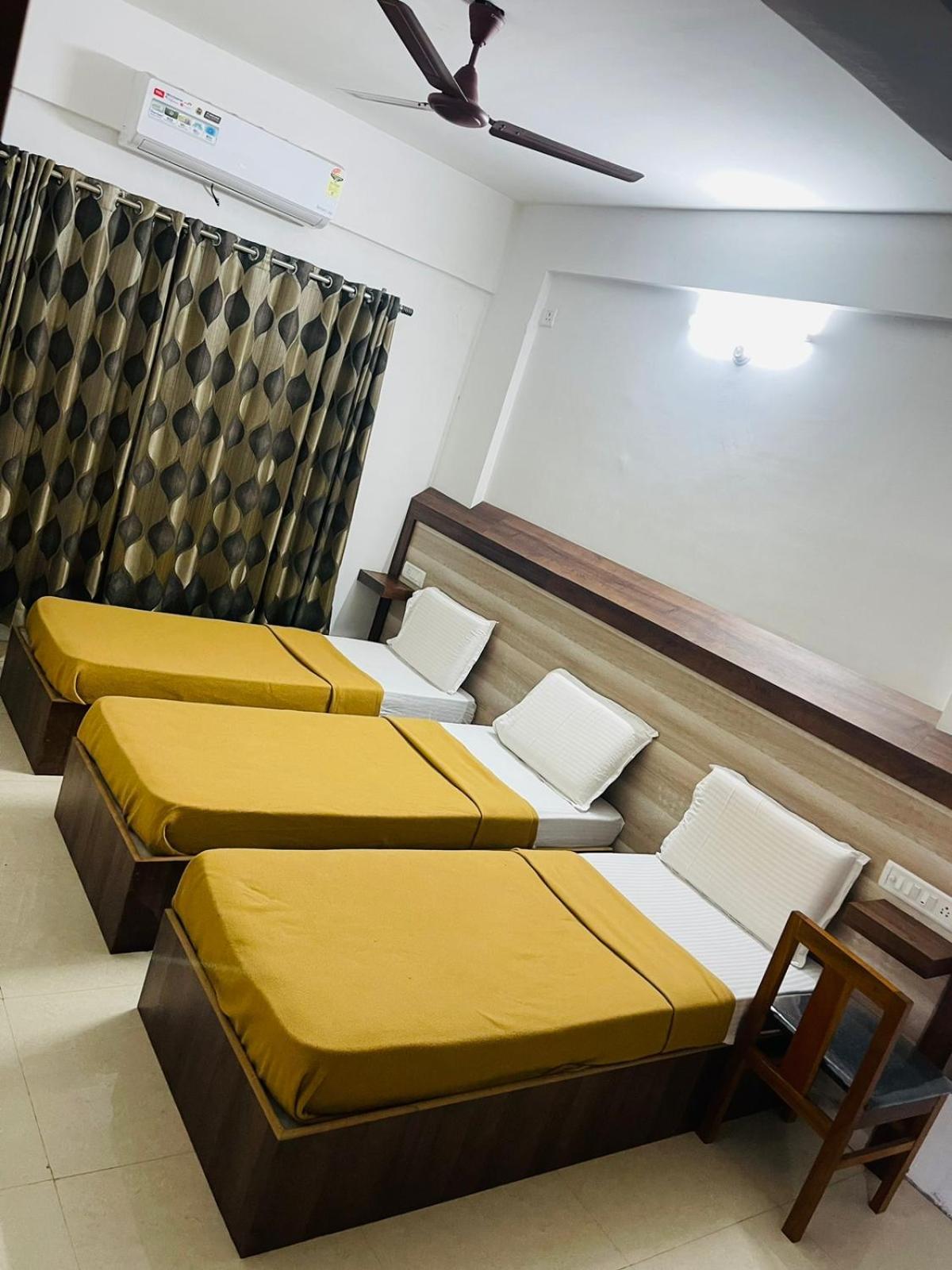 B Six Hotel Bangalore Dış mekan fotoğraf