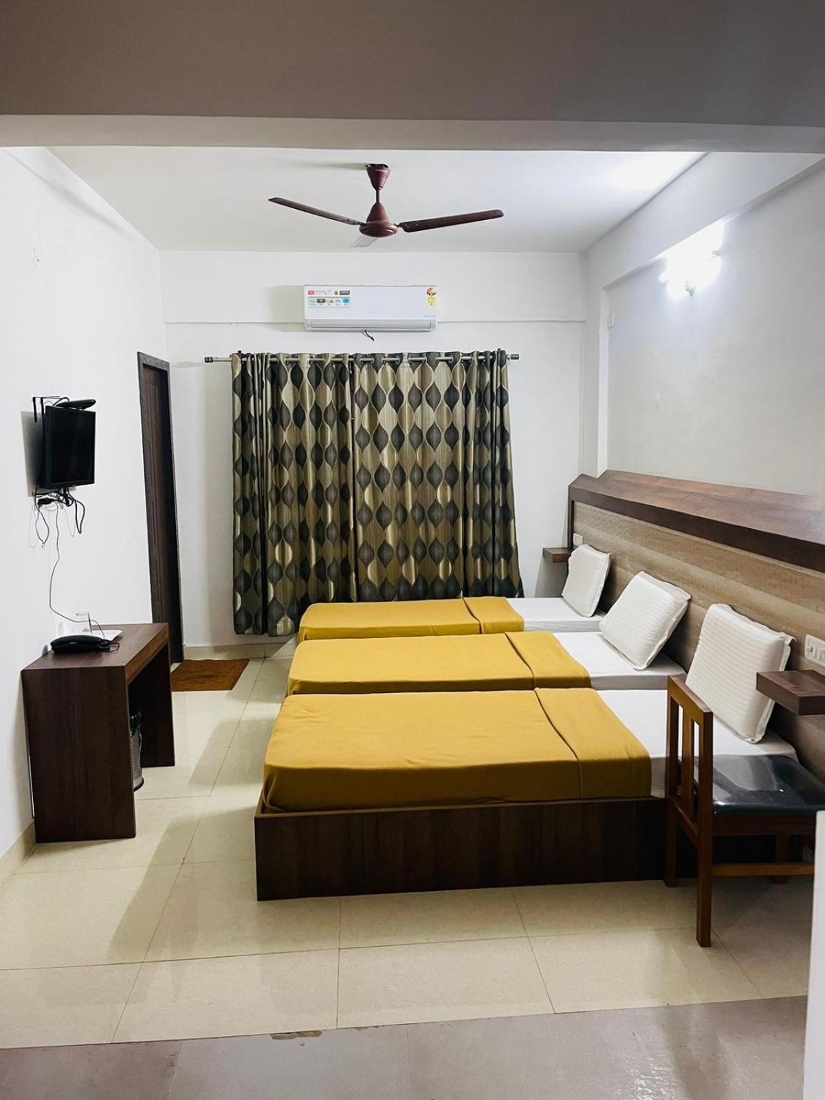 B Six Hotel Bangalore Dış mekan fotoğraf