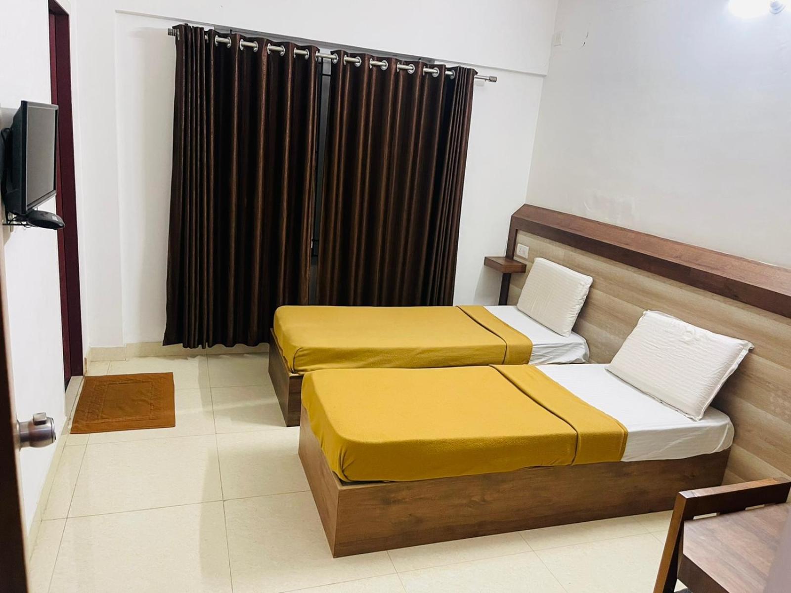 B Six Hotel Bangalore Dış mekan fotoğraf