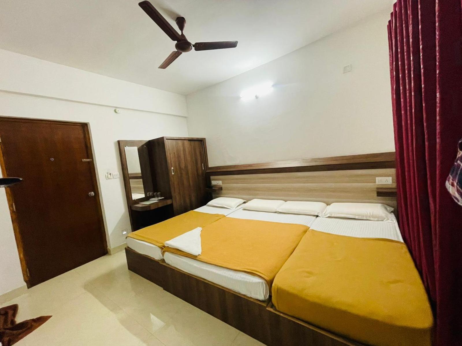 B Six Hotel Bangalore Dış mekan fotoğraf