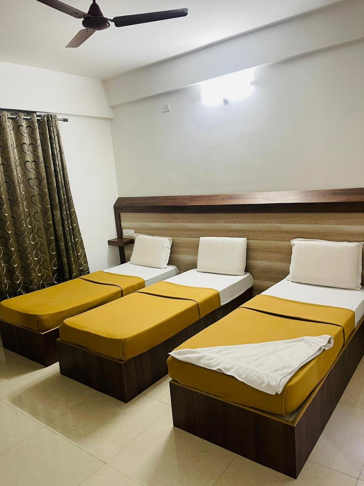 B Six Hotel Bangalore Dış mekan fotoğraf