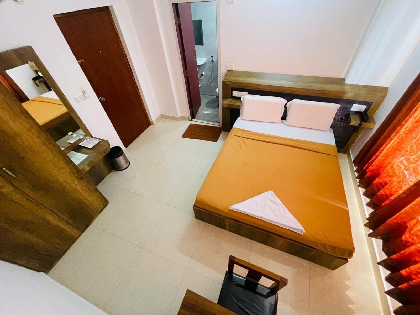 B Six Hotel Bangalore Dış mekan fotoğraf