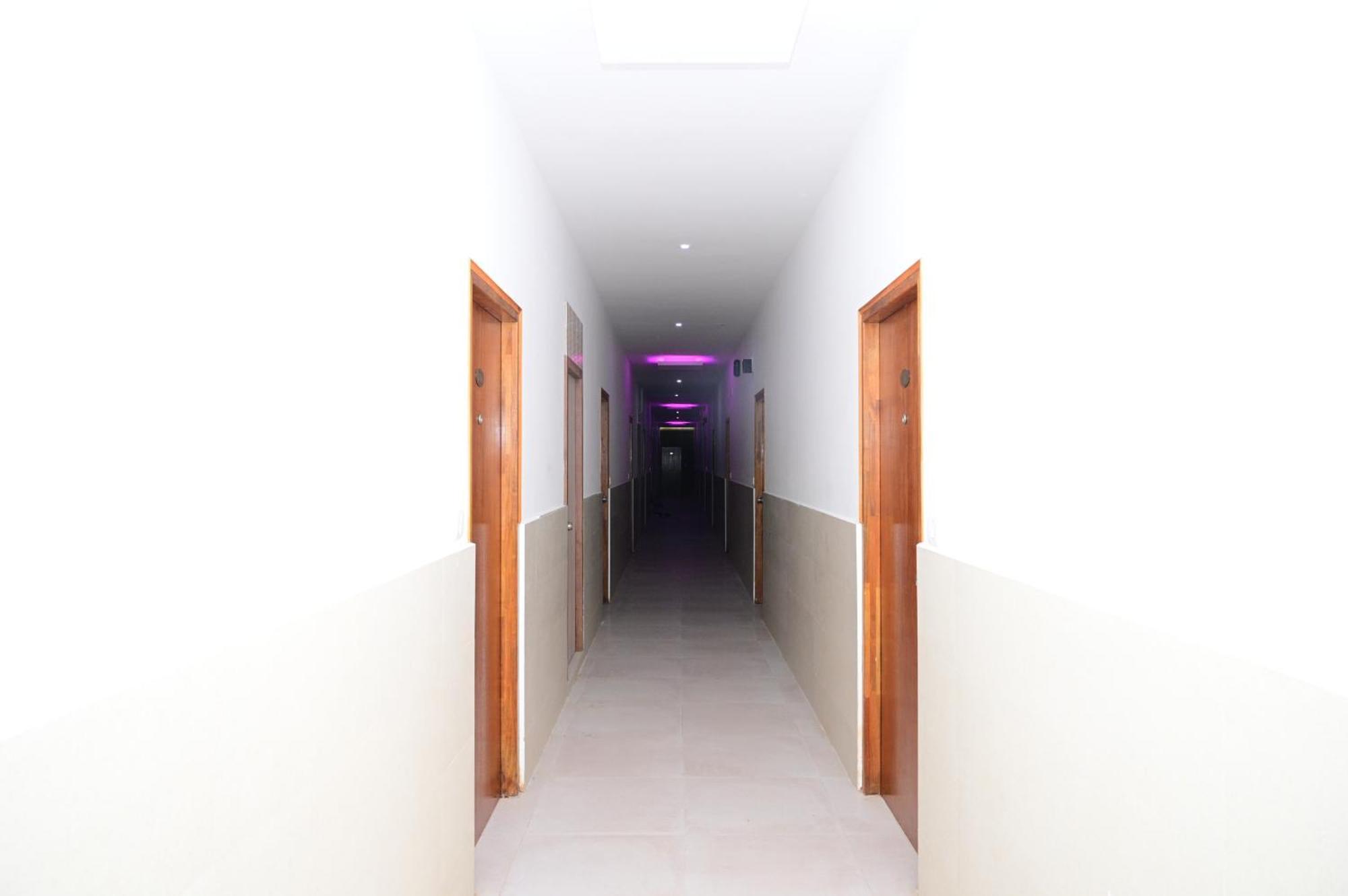 B Six Hotel Bangalore Dış mekan fotoğraf