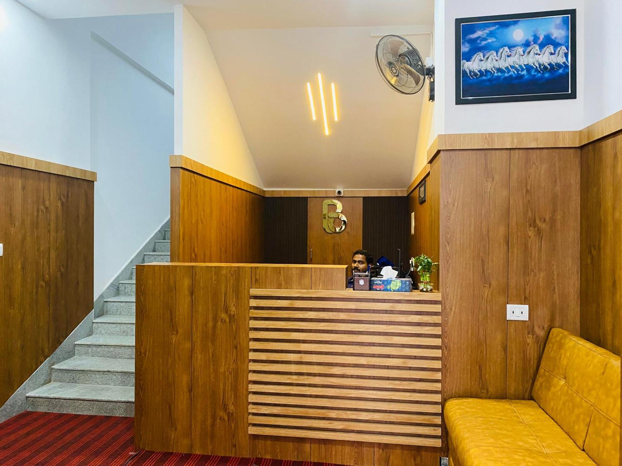 B Six Hotel Bangalore Dış mekan fotoğraf