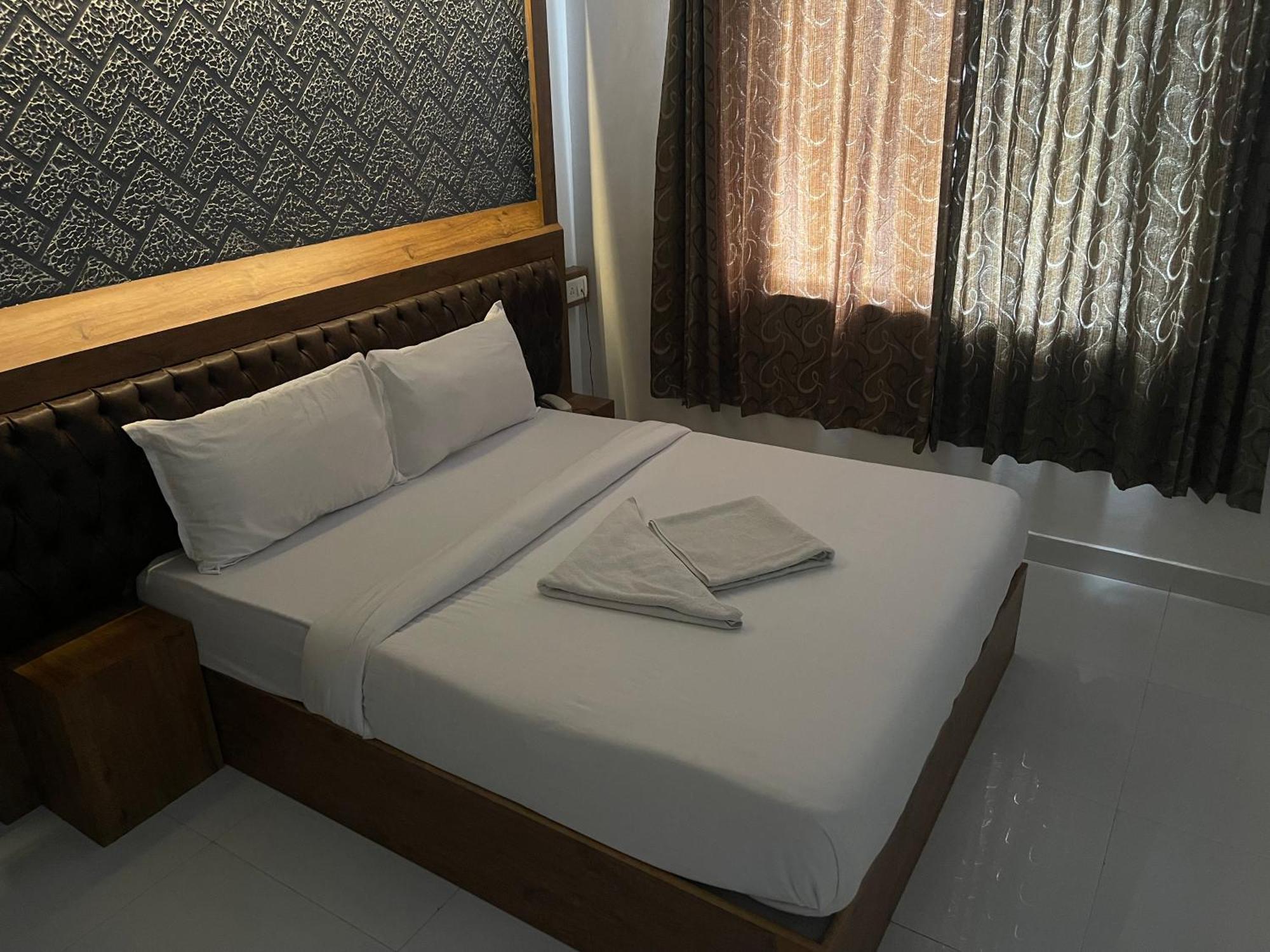 B Six Hotel Bangalore Dış mekan fotoğraf