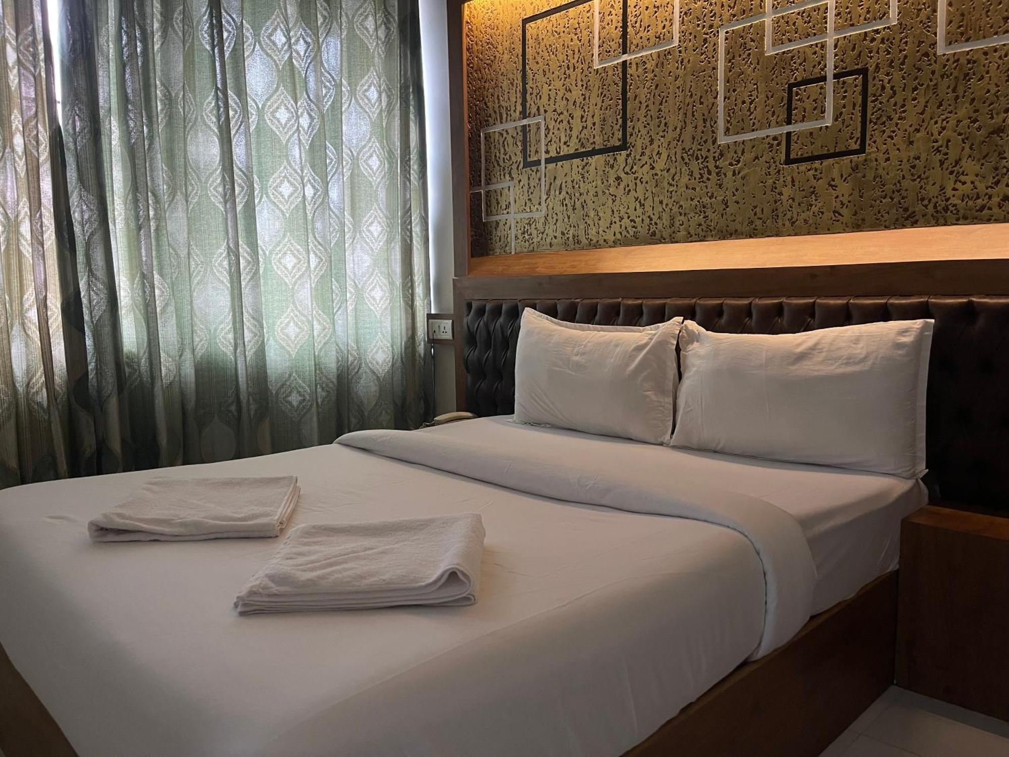 B Six Hotel Bangalore Dış mekan fotoğraf