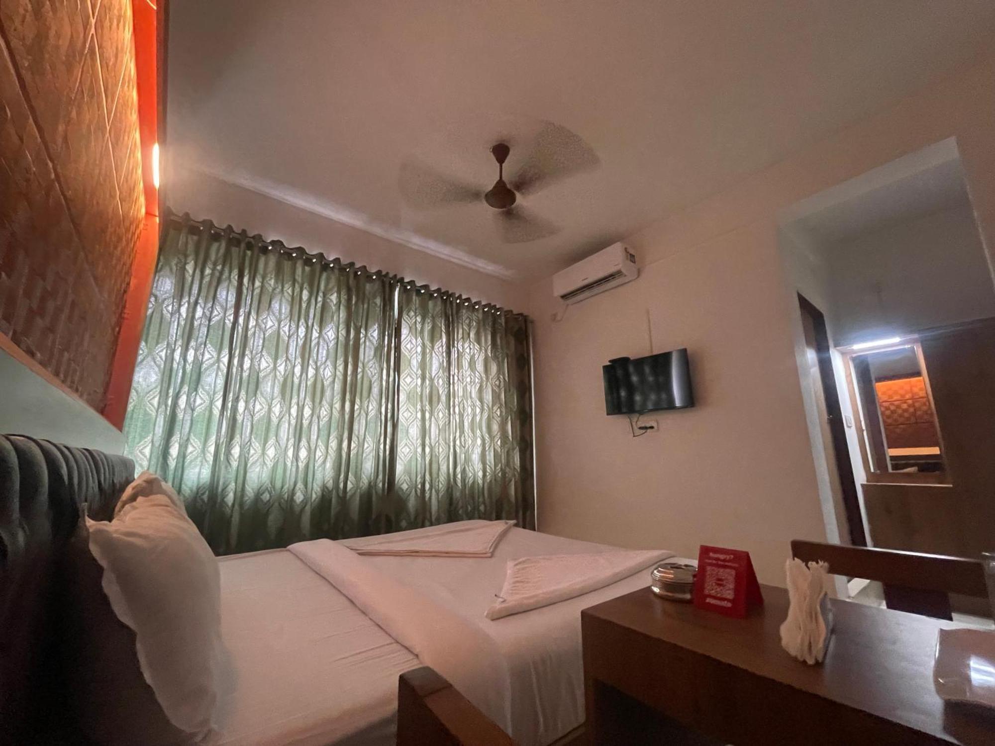 B Six Hotel Bangalore Dış mekan fotoğraf